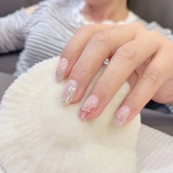 -灰姑娘美甲美睫馆