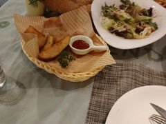 -又见马甲M8融合西餐厅(体育中心店)