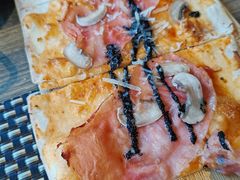 黑松露火腿蘑菇火饼-提客披萨&烤肉TAKEPIZZAGYROS(环保园店)