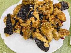 焦糖茄子牛肉粒-桃子餐厅·天津菜(红星路直营店)