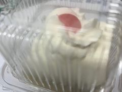 -红宝石·鲜奶小方·海派西点房(南丹店)