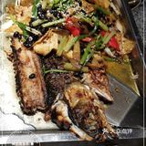 这次要的是草鱼，刺有点多还是清江鱼好一点