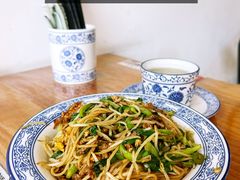 -辣叨叨·江西小炒锅气米粉(南京西路店)