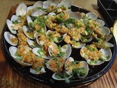 铁板花甲-何师烧烤Pro ·江湖川菜·小龙虾·精酿(太古里旗舰店)