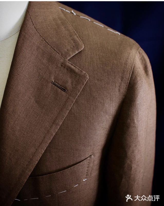 西装手工锁眼的灵动魅力