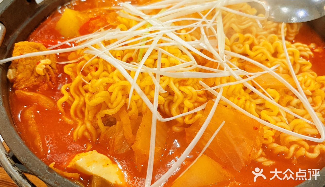 👭和小姐妹们拍照打卡的韩餐店