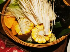 菌菇蔬菜拼盘-赤RedBowl川锅·炙烤·板前(北京瑰丽酒店)