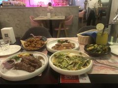 -樱花里音乐餐吧·牛扒椰子鸡(东圃店)