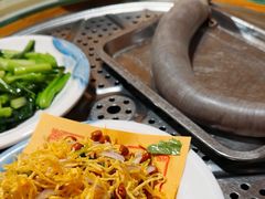 -牧民人家羊粪火自煮手把肉餐馆