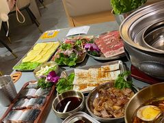 -围炉肉舍•炭烤活鳗•丹东海鲜烤肉(步行街店)