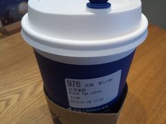 红茶拿铁-luckincoffee瑞幸咖啡(香港名店街店)