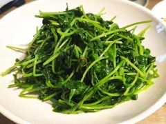 清炒豆苗-卯时·龙光雅宴·精致锡帮菜(惠山古镇店)