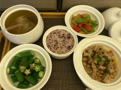 -臻康乃馨月子中心(集美店)