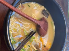 -银米·云南传统过桥米线(双廊黑金冠店)