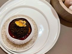 金箔鱼子酱海胆-Amber(置地文华东方酒店)