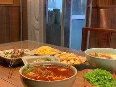 -亮亮面馆(经六路店)