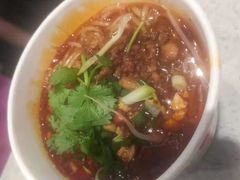 大粒牛肉酸辣粉-莱得快酸辣粉(天和里店)
