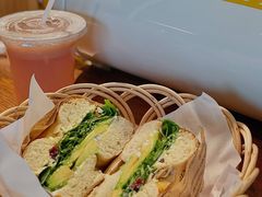 牛油果芝麻菜贝-麦田工坊(月湖店)