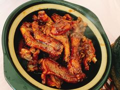 红烧鸭掌煲-阿隆煲店(秀仁苑店)