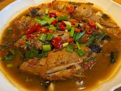 -头上红煨盐鸡·非遗院子餐厅