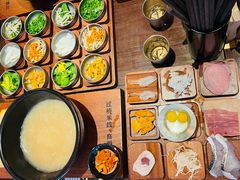 -银米·云南传统过桥米线(双廊黑金冠店)