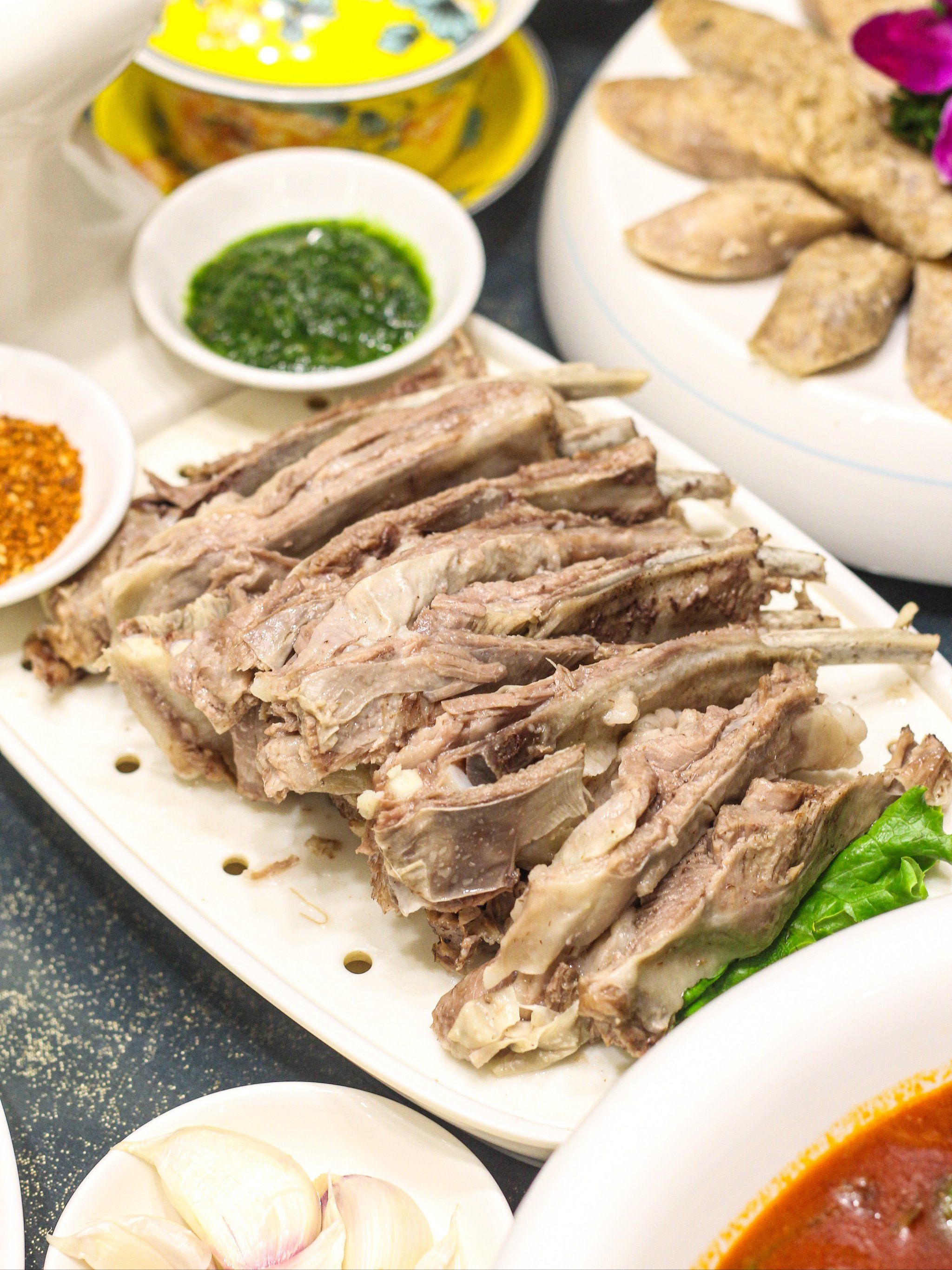 吃过一次就忘不了这个味了

来他家肯定要吃招牌的手抓羊肉
没