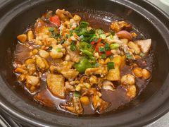 焗焗牛蛙煲-松沪名灶·豆浆鱼头·新上海菜(飞航吾悦广场店)
