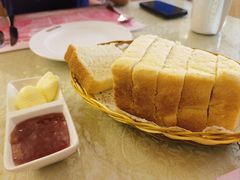 切片面包-华梅西餐厅(哈尔滨中央大街店)