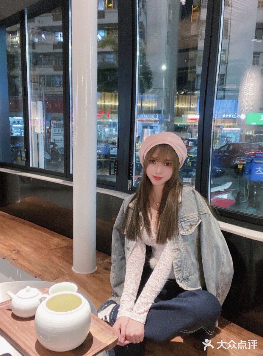 我特别喜欢靠窗边的位置，拍照出片十分有感觉