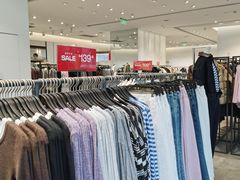 -URBAN REVIVO(上海中庚漫游城店)