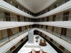 -上海滴水湖皇冠假日酒店