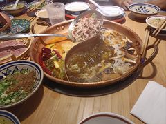 -洱火云南酸菜牛肉火锅(石景山当代商城店)