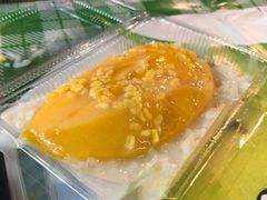 -芒果糯米饭摊子