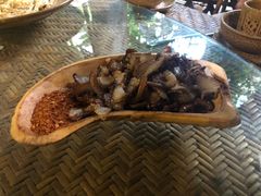 烤猪脸肉-基诺山寨.版纳民族特色菜