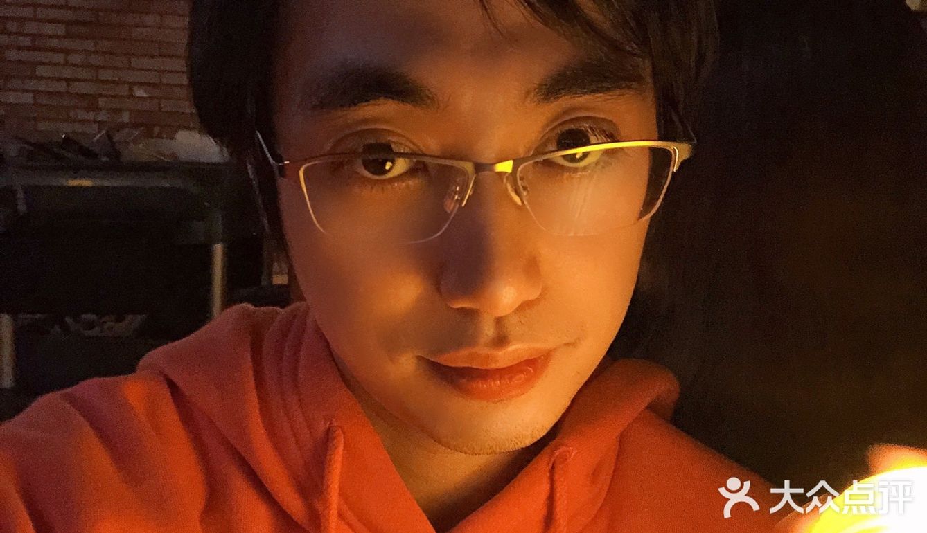 会变身的西餐酒吧