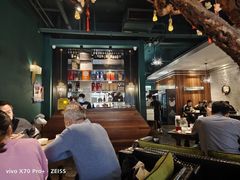 大堂-梧桐树下(云锦世家店)