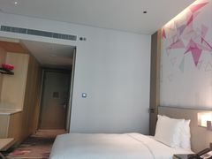 -深圳国际会展中心希尔顿酒店(前海华发冰雪世界店)