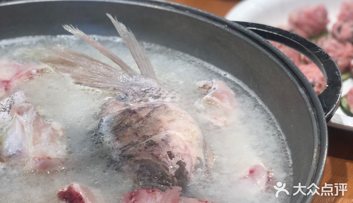 广州塔下的顺德菜🐟/倒吊鱼粥底火锅
