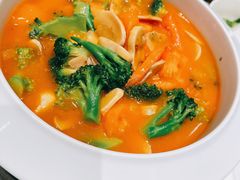 西红柿口蘑煮西兰花-壹零捌道·北京烤鸭(车公庄店)