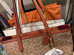 -COACH蔻驰(银泰店)