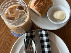 -ROAST coffee & eatery