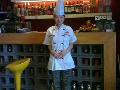 苹果树下美女厨师-苹果树下艺术餐厅(宋庄店)