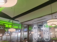 -洪氏嗨捞·广东猪肚鸡·椰子鸡火锅(西咸万象城店)