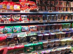 -中百仓储超市有限公司(越秀星汇维港店)