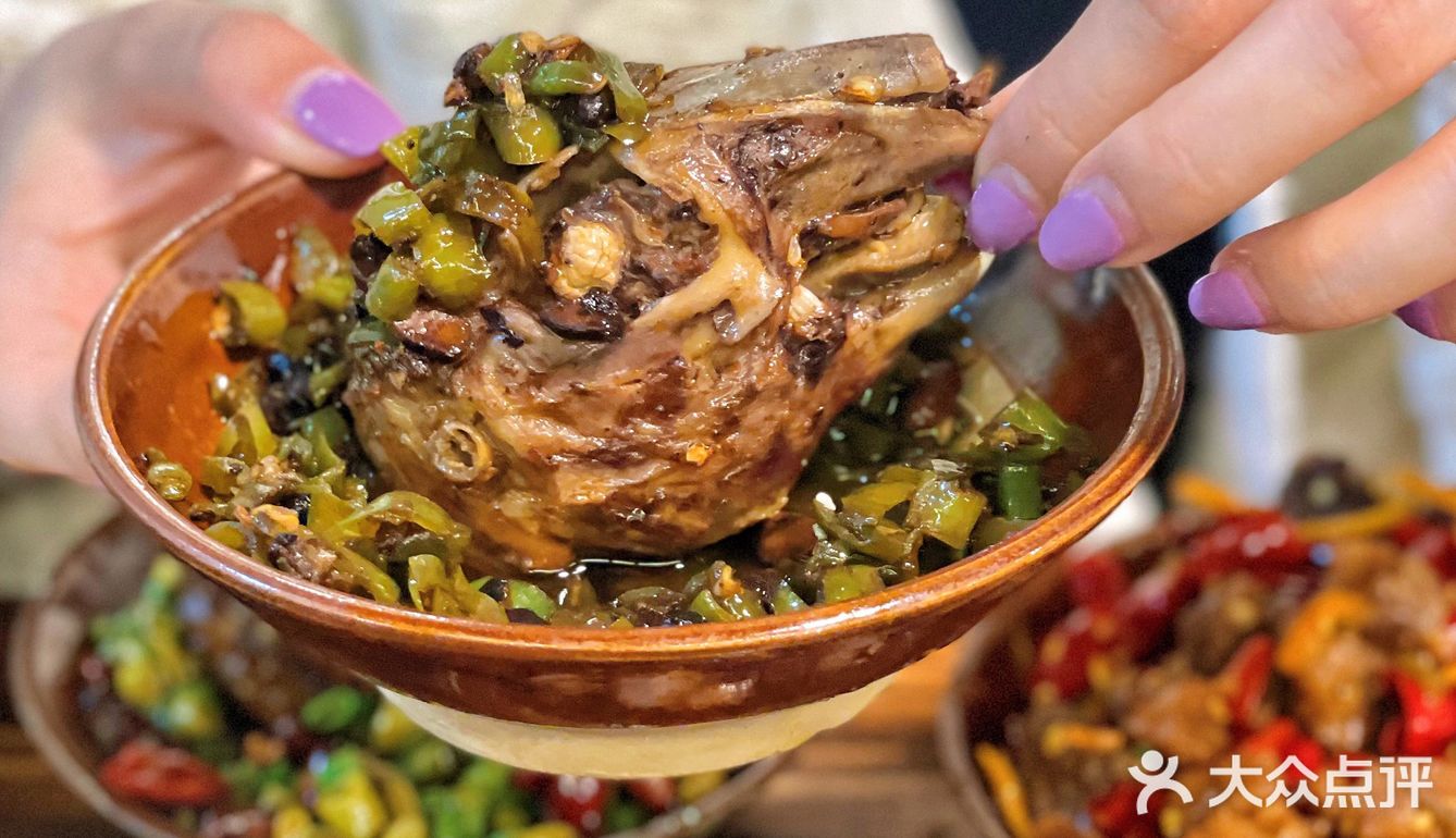 全兔宴！折耳根！烧椒！蒜香！兔头[色]你吃过没有⁉️