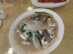 萝卜煮杂鱼-金辉海鲜餐厅