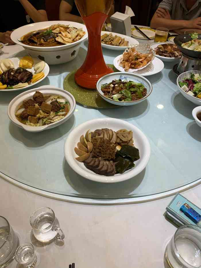 打分 多人聚餐,忙到喝酒去了,没注意味道