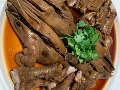 狮头鹅头翼掌品-春申里餐厅(银泰in99店)