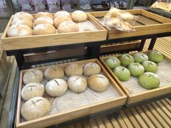 -顶东面包花园·生日蛋糕(世博店)