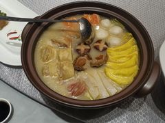 -浦東饭店(育才街怀特国际商城店)
